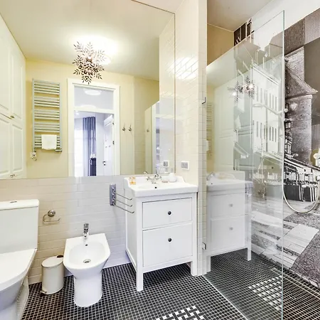 Sunny Terrace By Oneapartments Lägenhet *