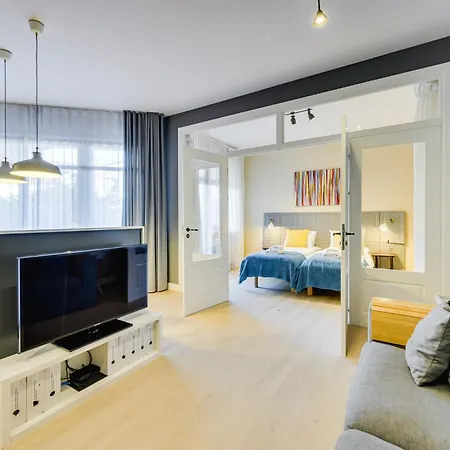 Sunny Terrace By Oneapartments *