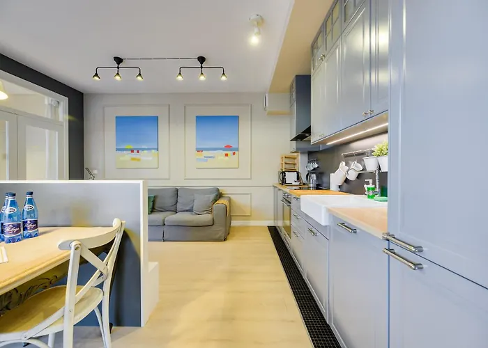 Sunny Terrace By Oneapartments