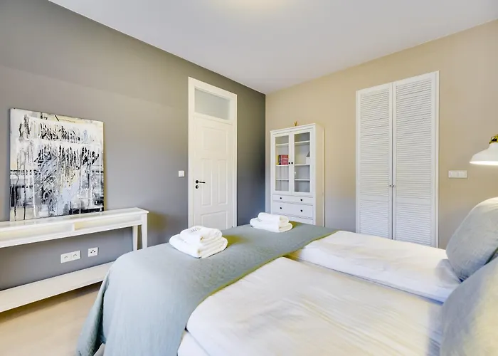 Sunny Terrace By Oneapartments *